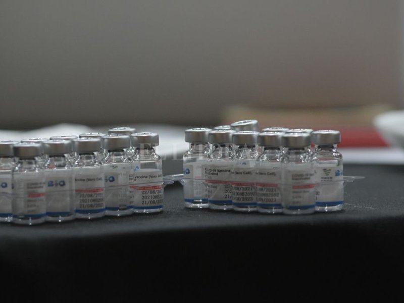 Coronavirus: qué vacunas se aplicarán este martes en Santa Fe y Rosario