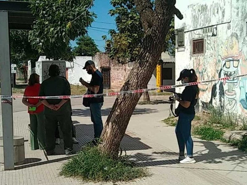 Mataron a tiros a un joven que esperaba el colectivo en Yapeyú