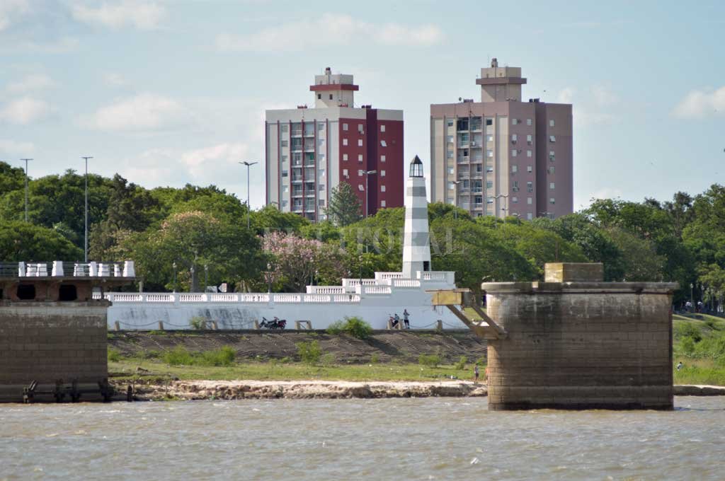 El Río Paraná «en cero» en Santa Fe: recién en marzo podría crecer, incluso superar el metro