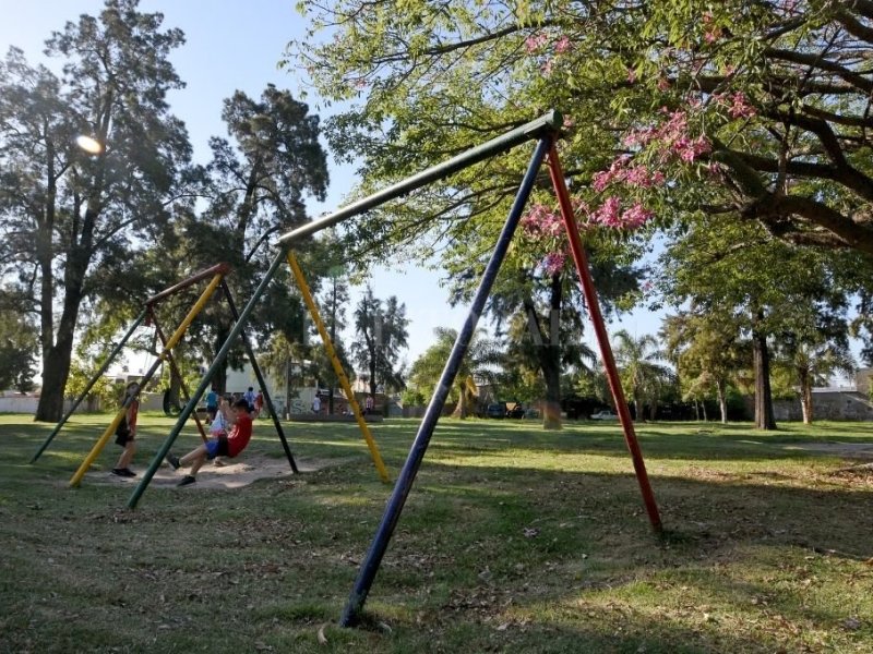 Lunes soleado y caluroso en la ciudad de Santa Fe