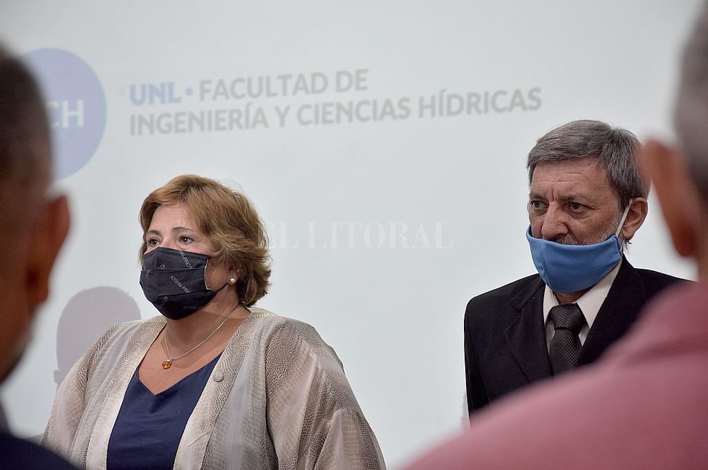 Nueva gestión en la FICH: por primera vez, una mujer asumió como Decana