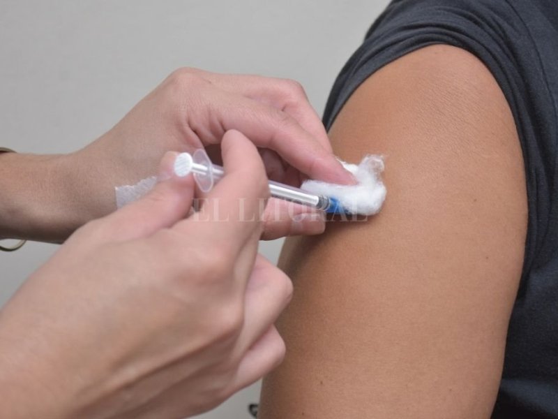 Quiénes y cuándo recibirán la cuarta dosis de la vacuna contra el Covid-19