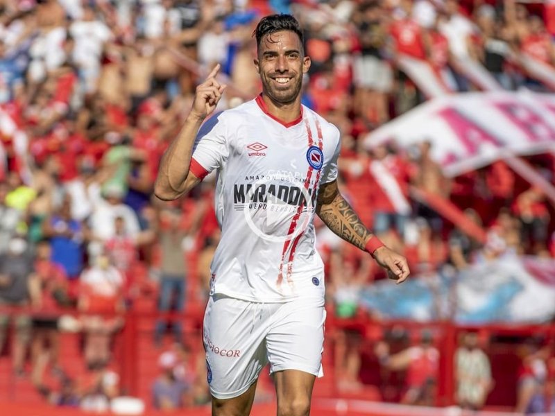 Argentinos goleó a Newell’s en La Paternal