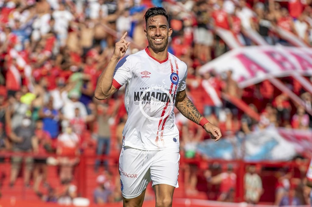 Argentinos goleó a Newell’s en La Paternal
