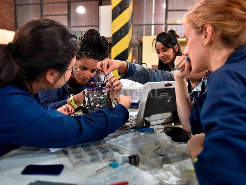 Construirán 100 escuelas técnicas según el «perfil productivo de cada provincia»