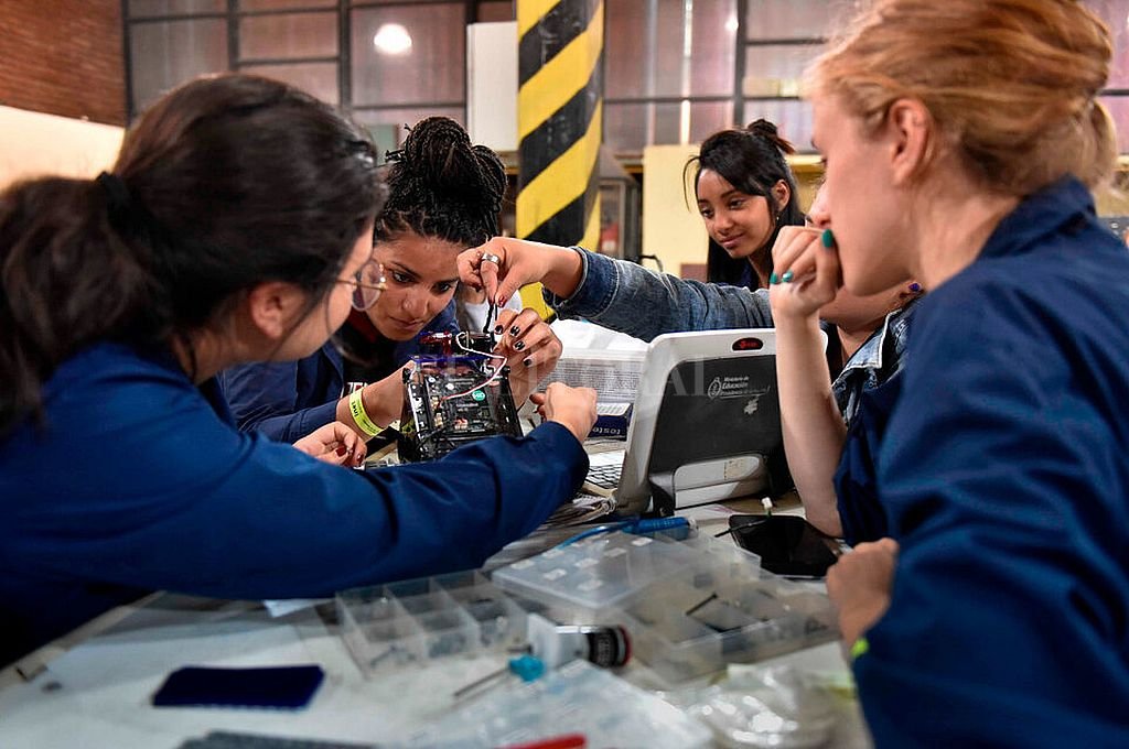 Construirán 100 escuelas técnicas según el «perfil productivo de cada provincia»