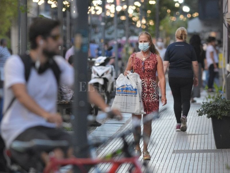 La provincia de Santa Fe sumó seis decesos y 1.420 nuevos casos de coronavirus