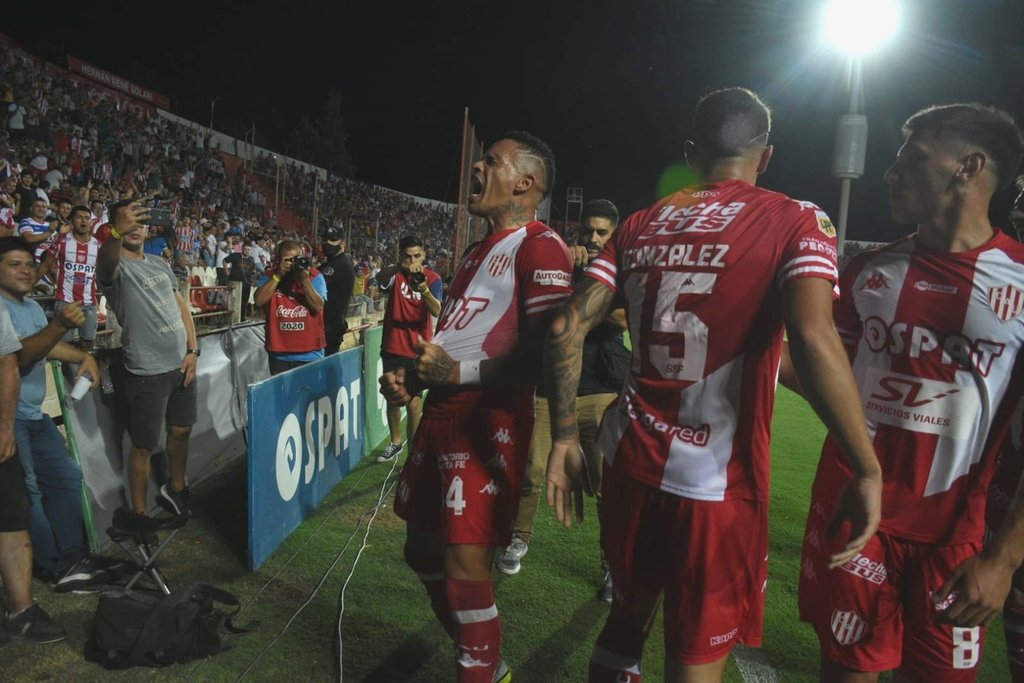 Unión le ganó a Atlético Tucumán: Álvez desató el nudo que orquestó el Vasco
