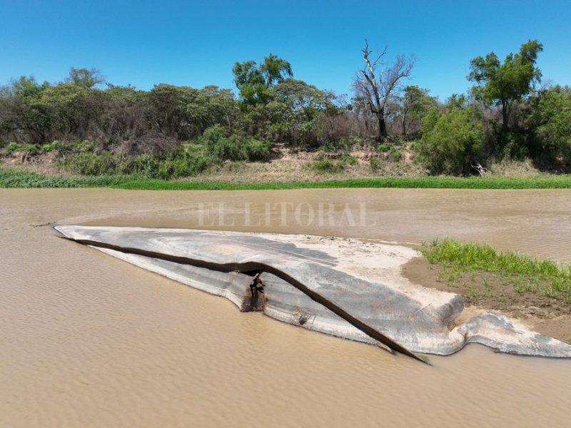 Tras las pistas sobre el misterioso barco hundido en el acceso a Santa Fe