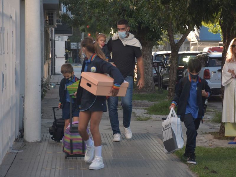 El ciclo lectivo arrancó en Santa Fe otra vez con las escuelas públicas cerradas