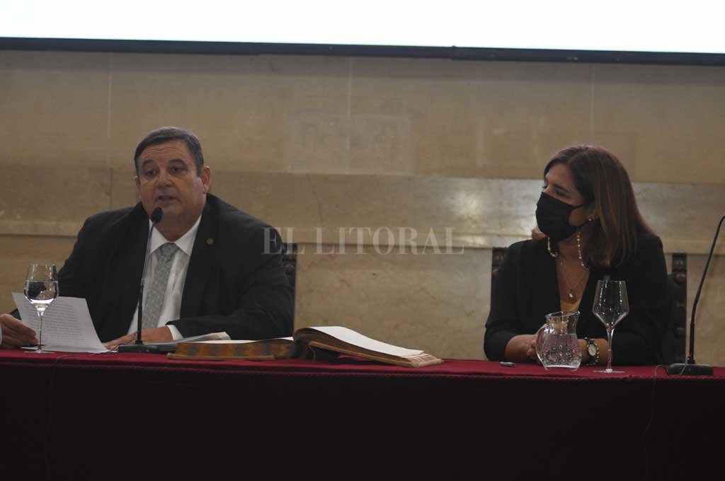 Mammarella y Carrera asumieron la conducción del Rectorado de la UNL