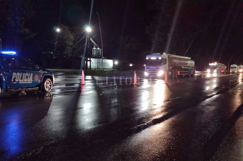 Cortaron la Ruta 11 entre Emilia y Videla por acumulación de agua