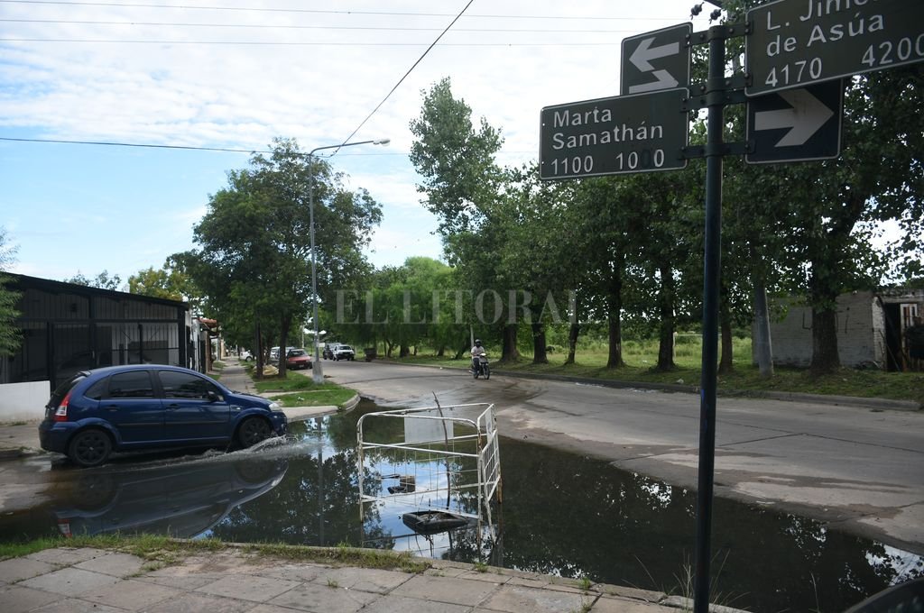 Santa Fe: en El Pozo cunde el delito, hay un «lago cloacal» y se roban tapas de desagües