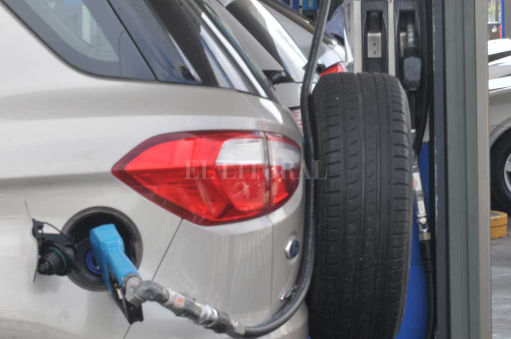 Los nuevos precios de las naftas de YPF en Santa Fe