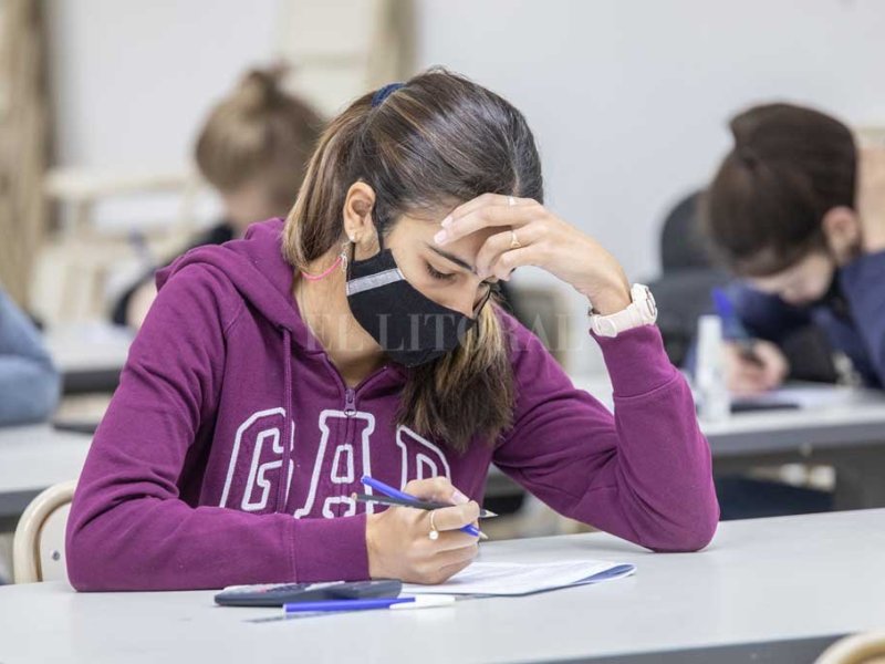 Sólo el 16% de los alumnos finaliza la escuela  a tiempo y con aprendizajes satisfactorios