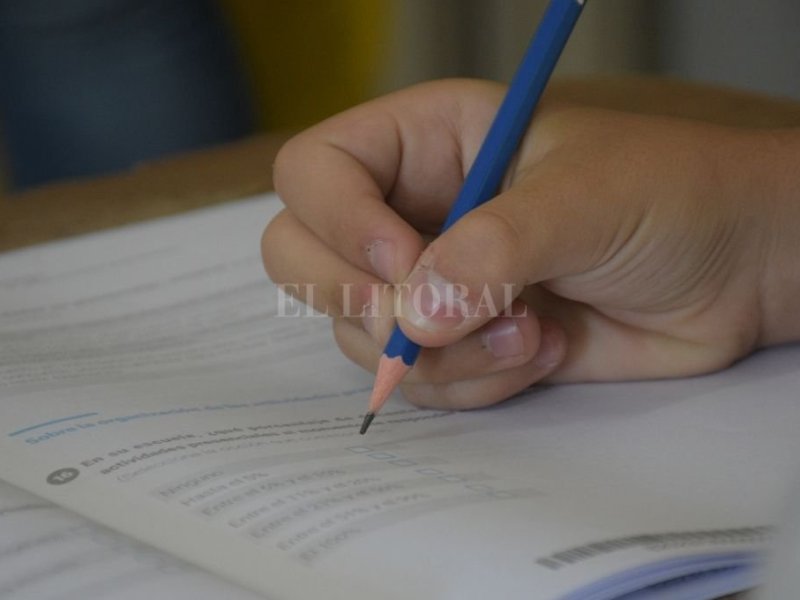 Cantero anunció que Santa Fe sumará media hora más de clases en primaria