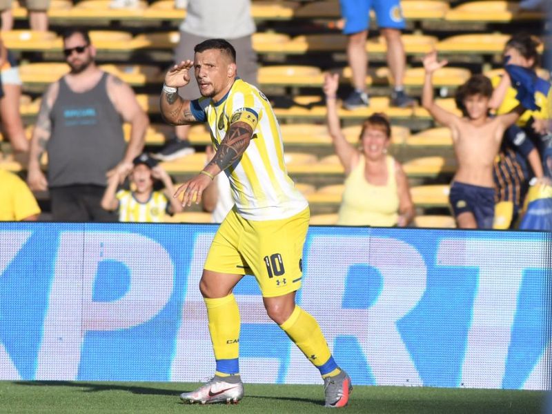 Rosario Central escrachó en sus redes sociales a Emiliano Vecchio por fingir una lesión