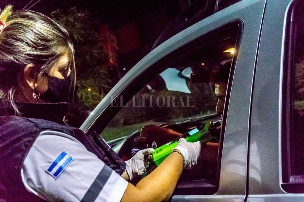 Polémica abierta en Santa Fe: expertos aseguran que es «imposible» medir la alcoholemia cero