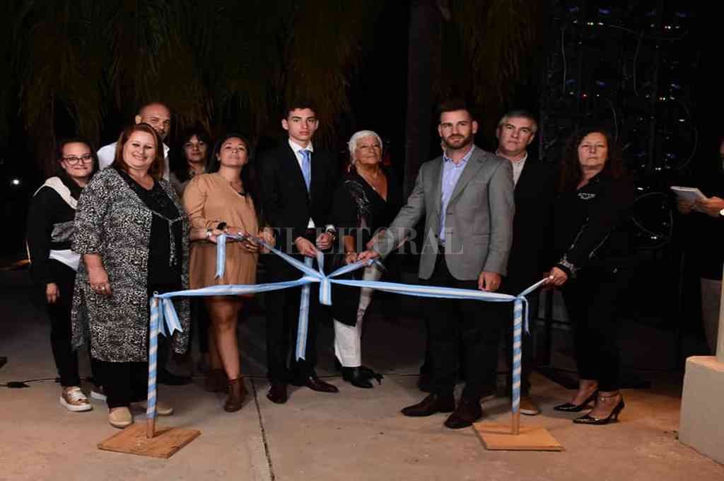 Alejandra inauguró moderna pérgola y paseo urbano