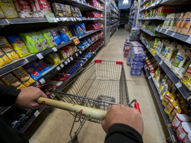 Estancamiento de 10 años con inflación de 2 mil % en Argentina