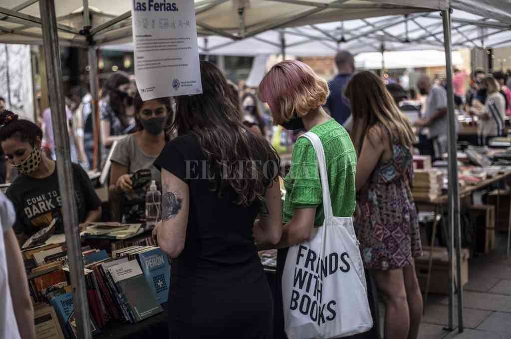 Llega una nueva Noche de Librerías y ferias de editoriales a Rosario