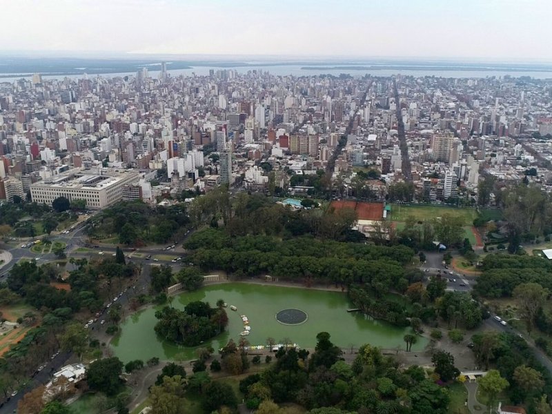 Basura en Rosario, un problema que también afecta al parque Independencia