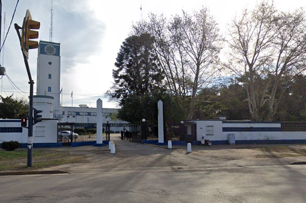 Allanaron la Unidad Regional II y secuestraron celulares de policías