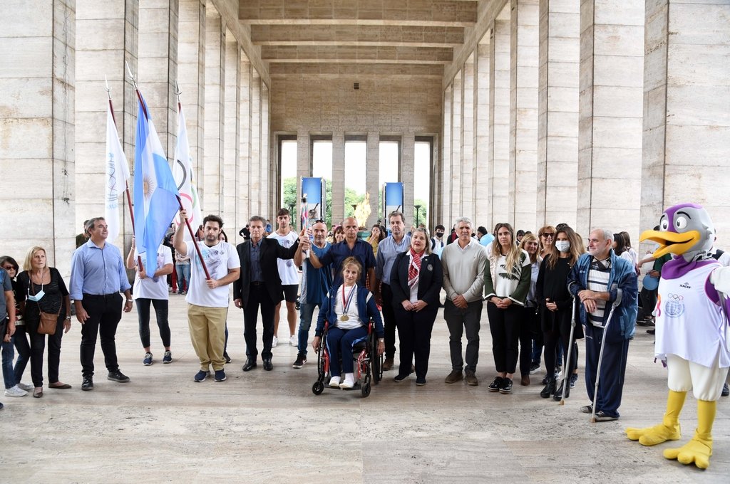 Juegos Suramericanos de la Juventud: la antorcha olímpica ya brilla en Rosario