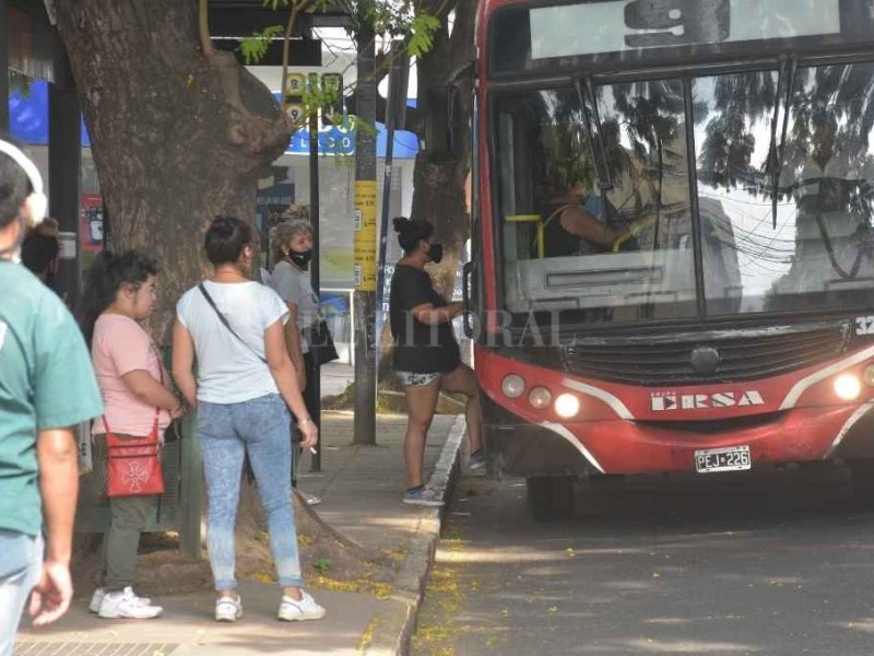 A partir de este martes, habrá 48 horas de paro de colectivos urbanos e interurbanos del interior del país