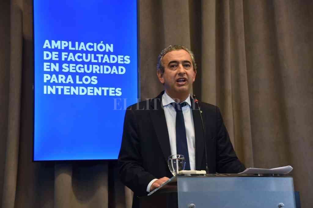 Javkin envió un proyecto de ley para poder elegir jefe de Policía