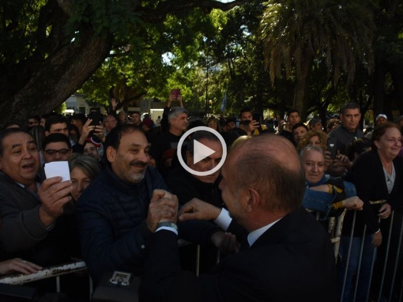 Y Perotti tuvo fiesta en la plaza