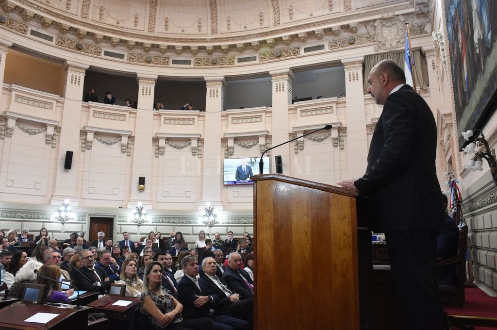 Perotti y sus 18 meses para «dejar una provincia mejor»