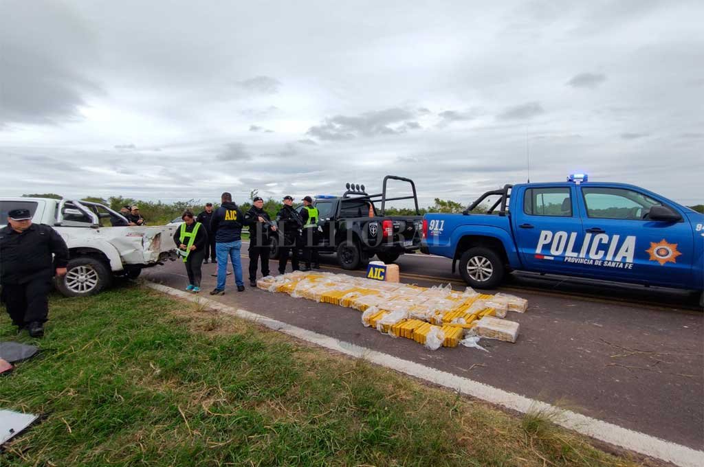 Hallaron chocada y abandonada una camioneta con 200 kilos de marihuana en el norte santafesino