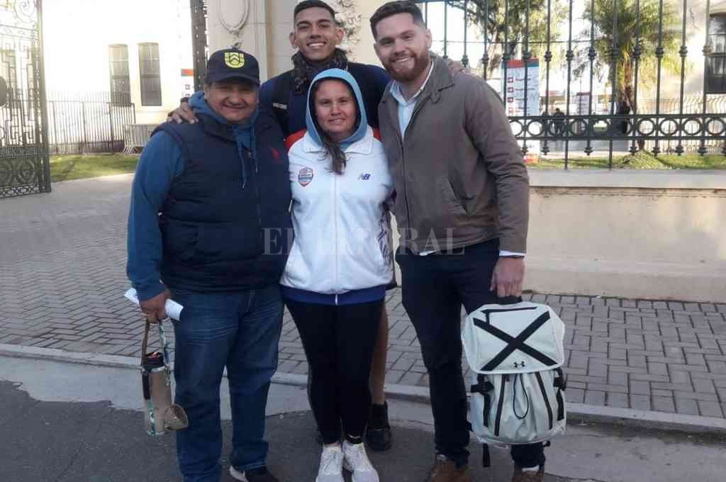 Los que siempre están: el aliento de los familiares, el motor de los deportistas