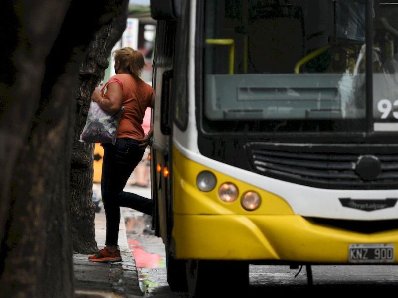 Colectivos: dictaron la conciliación obligatoria y no habrá paro de choferes por 72 horas