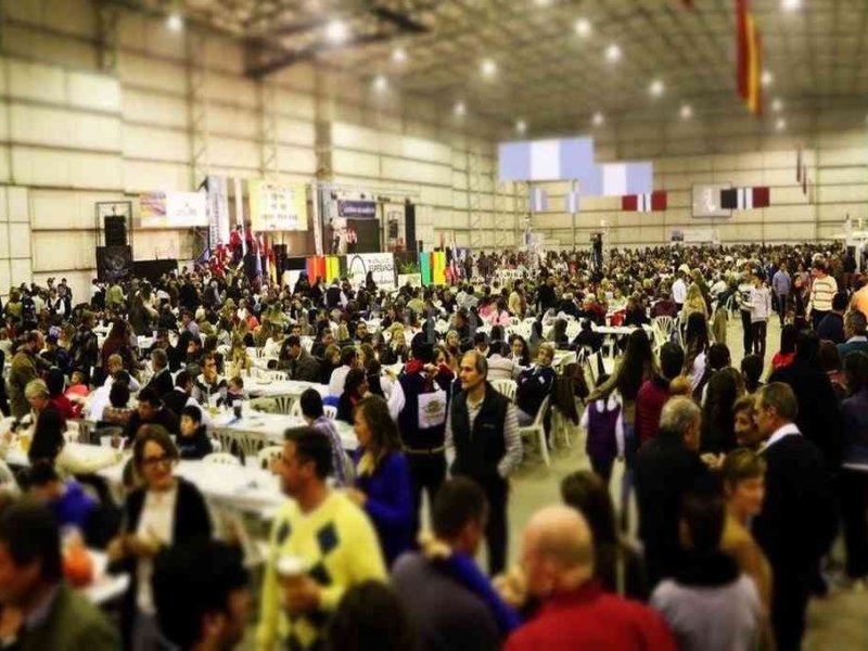 Esperanza celebra su Fiesta de las Colectividades