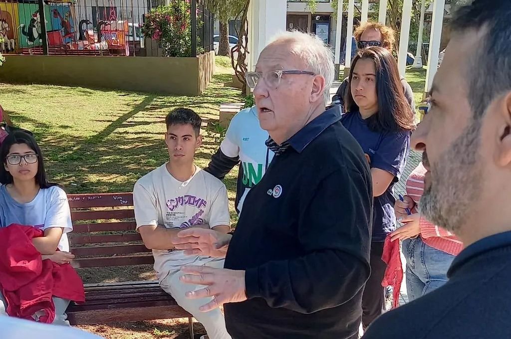 Recordar para que los lápices sigan escribiendo palabras de lucha