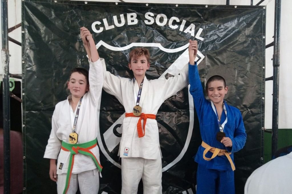 Disfruta de su niñez en el tatami