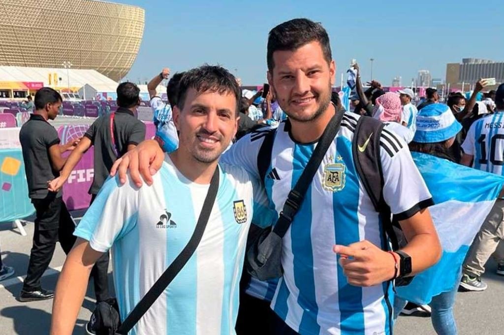 El santafesino que durmió tres noches en los aeropuertos para llegar a Qatar
