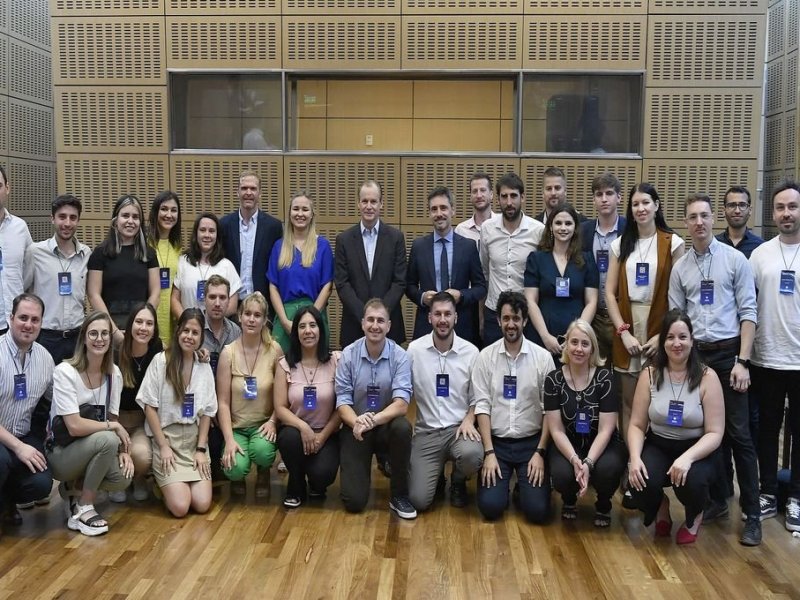 Bordet destacó el talento de jóvenes para generar herramientas de transformación