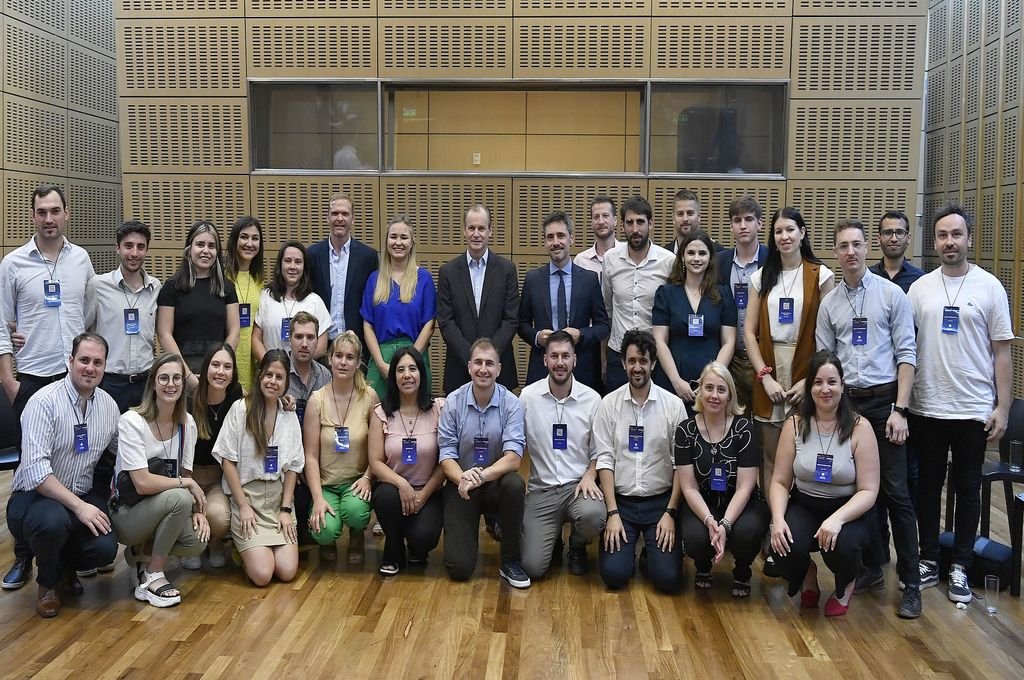 Bordet destacó el talento de jóvenes para generar herramientas de transformación