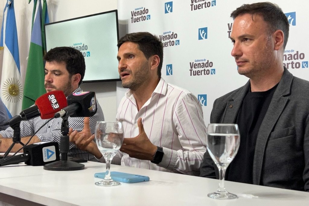 Para Pullaro y Enrico, «la Autopista 33 es otra mentira más del kirchnerismo»