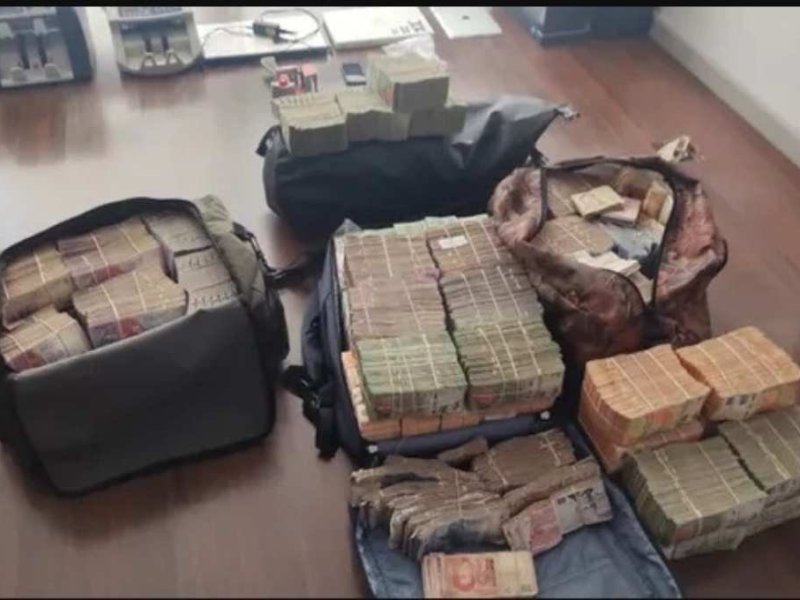 Rosario: secuestraron droga, armas, casi $ 4 millones y 20 mil dólares