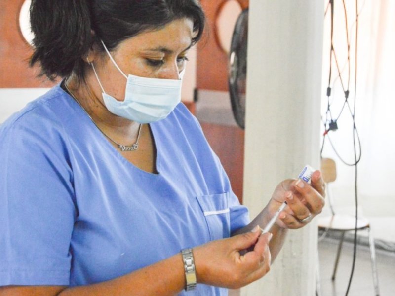 Las autoridades de Salud insisten en la vacunación frente al crecimiento de casos de covid-19