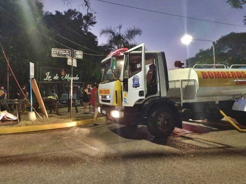 Incendio consumió gran parte de un bar de la costanera concordiense