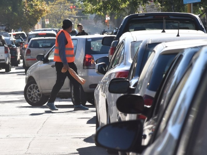 Polémica entre concejales: ¿prohibir a los «trapitos» o integrarlos?