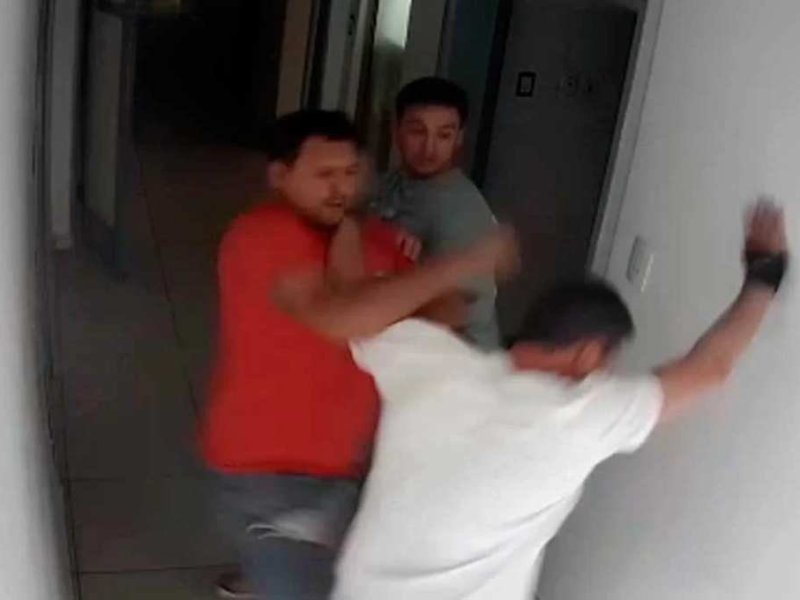 Video: las imágenes de la agresión al médico en Avellaneda