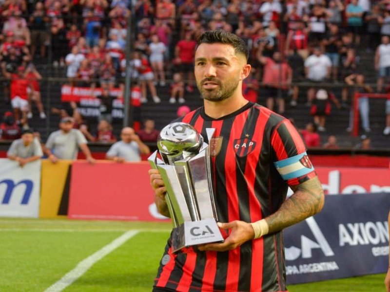 Ojeda encontró similitudes entre el plantel de Patronato campeón y el actual