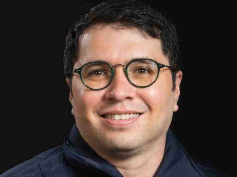 Francisco Serratos: relatos de esperanza bajo un horizonte devastador