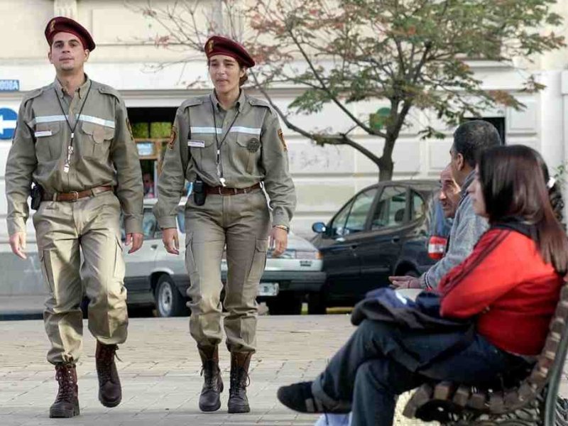 Críticas a Javkin por el rol de los Agentes de Proximidad